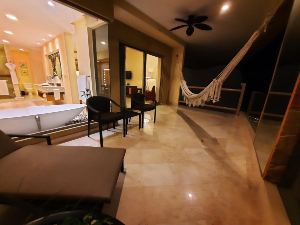 Suites At Garza Blanca Preserve Resort & Spa Пуэрто-Вальярта Экстерьер фото